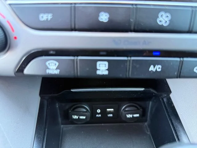 Used 2017 Blue Hyundai SE image 27