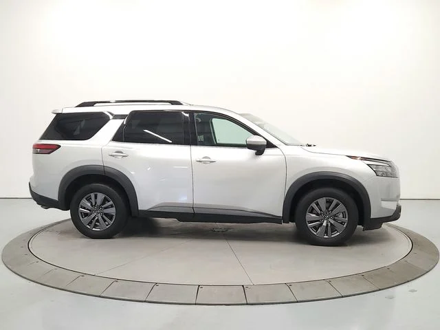Used 2025 Silver Nissan SV image 8