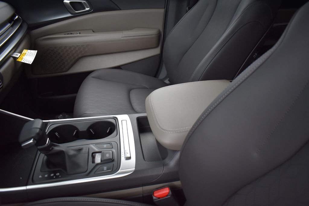 New 2026 Snow White Pearl Kia LXS image 10
