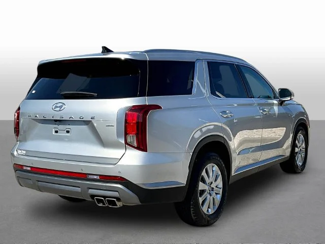 Used 2024 Silver Hyundai SEL image 8