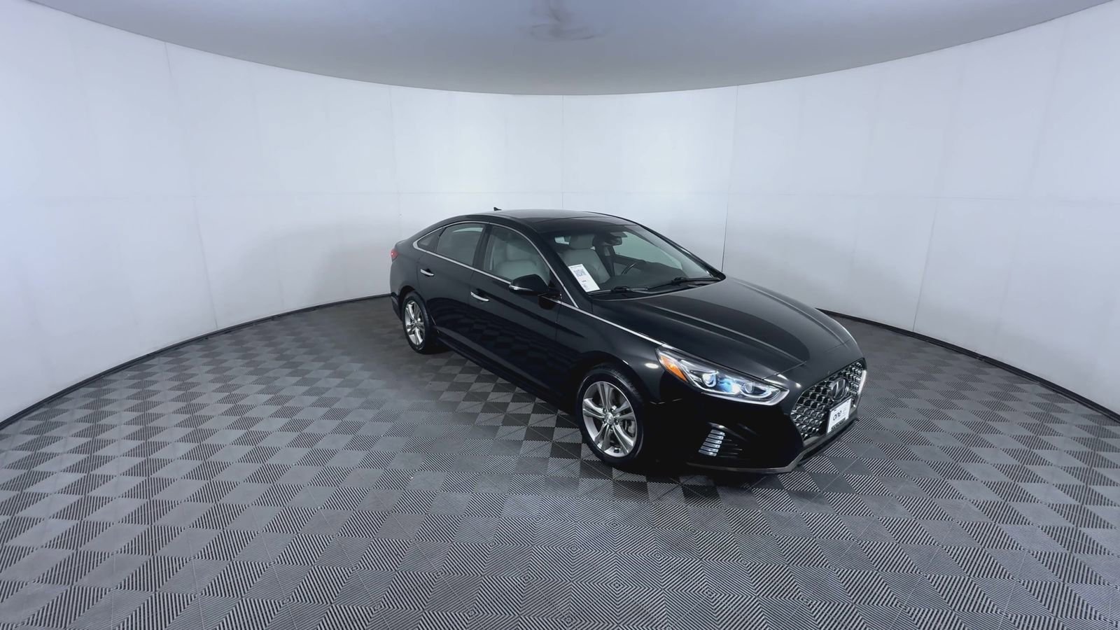 Used 2019 Hyundai Sonata Limited with VIN 5NPE34AFXKH733198 for sale in Aurora, CO