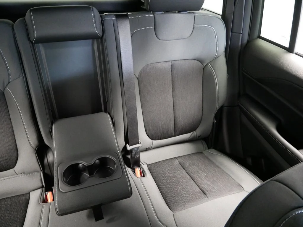 2025 Jeep Grand Cherokee Laredo - Photo 23