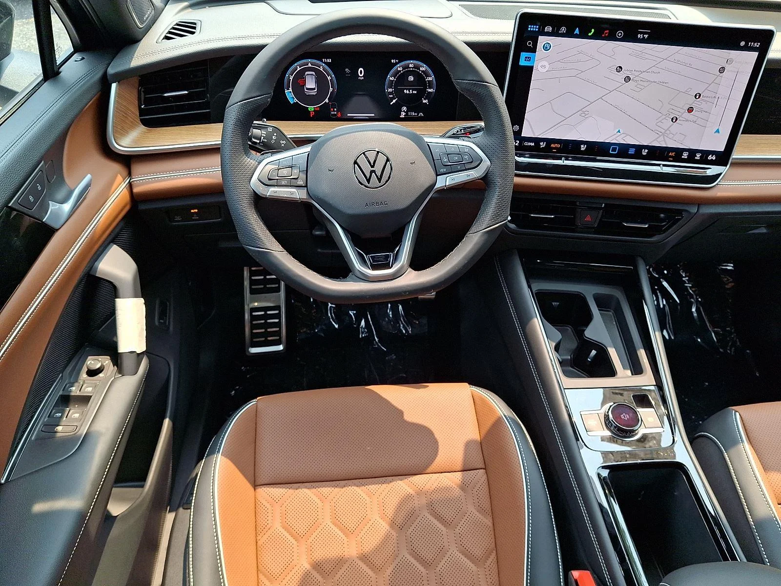 New 2026 X52T/AVAGRNBLKR Volkswagen SEL R-Line Turbo image 9