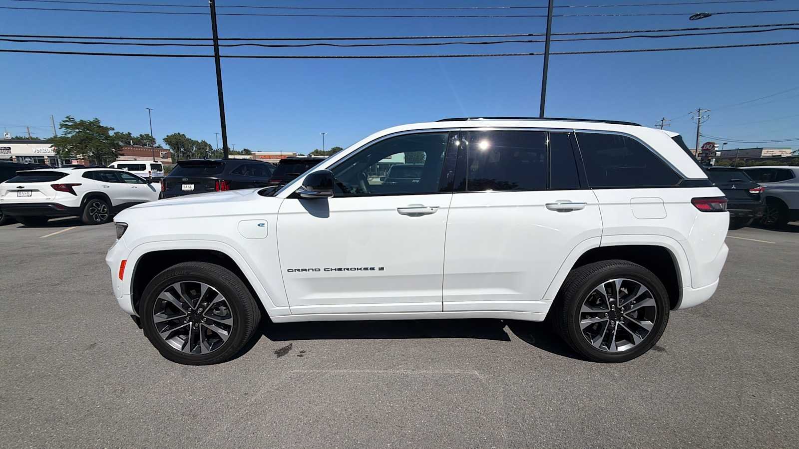 Used 2023 Bright White Clearcoat Jeep Overland image 4