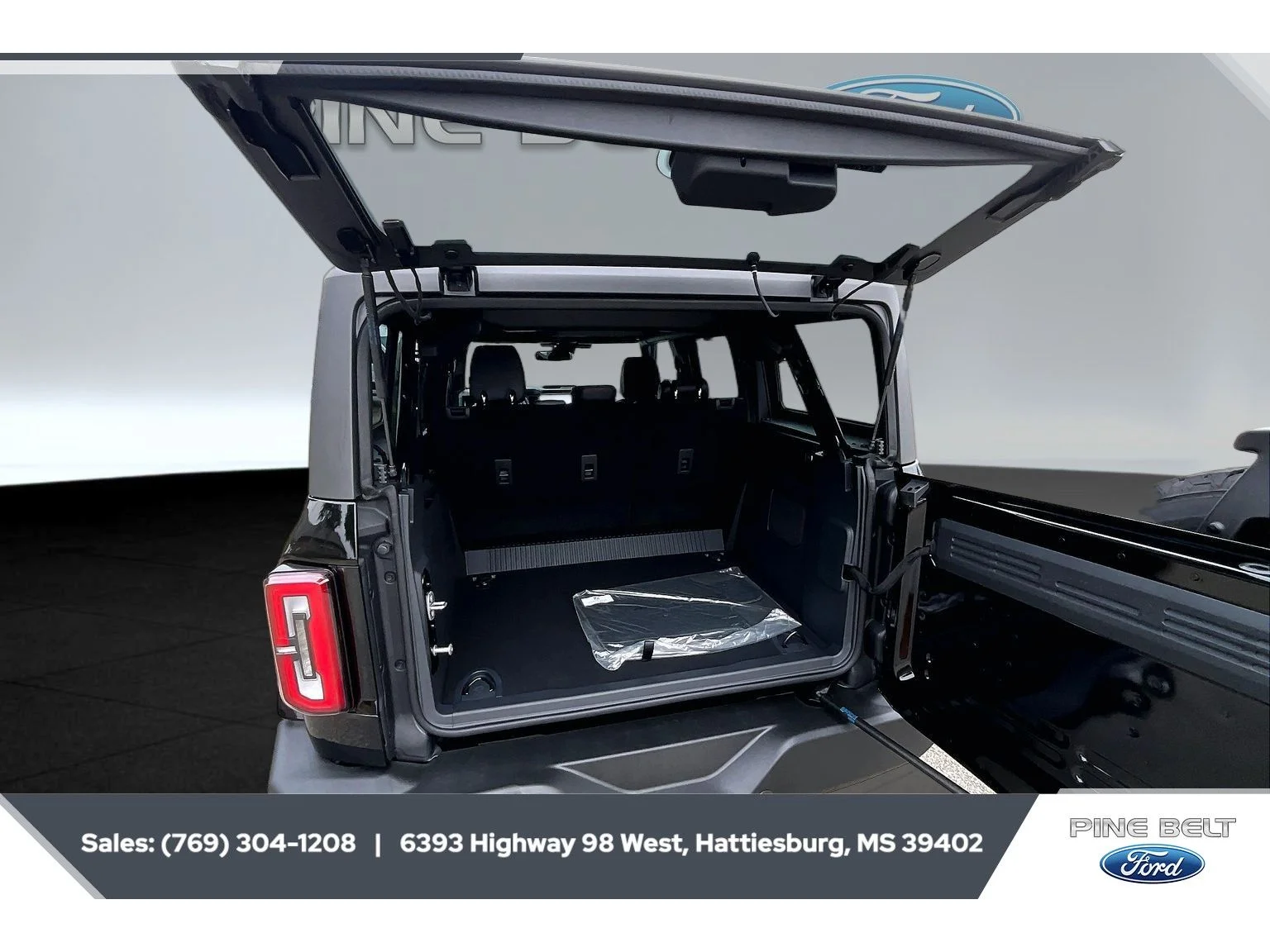 New 2026 Shadow Black Ford Outer Banks® image 21