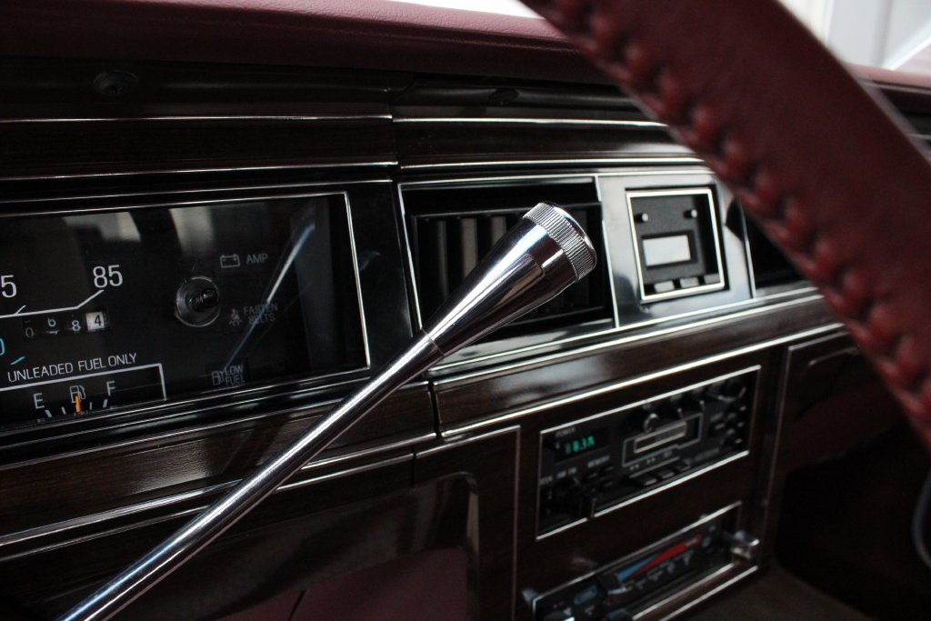 Used 1987 White Ford LX image 12