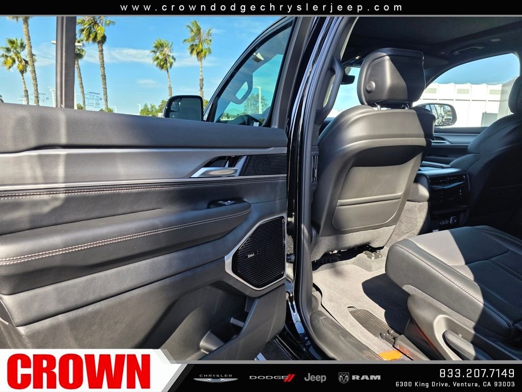 New 2026 High Gloss Black Exterior Paint Jeep Limited Altitude image 19
