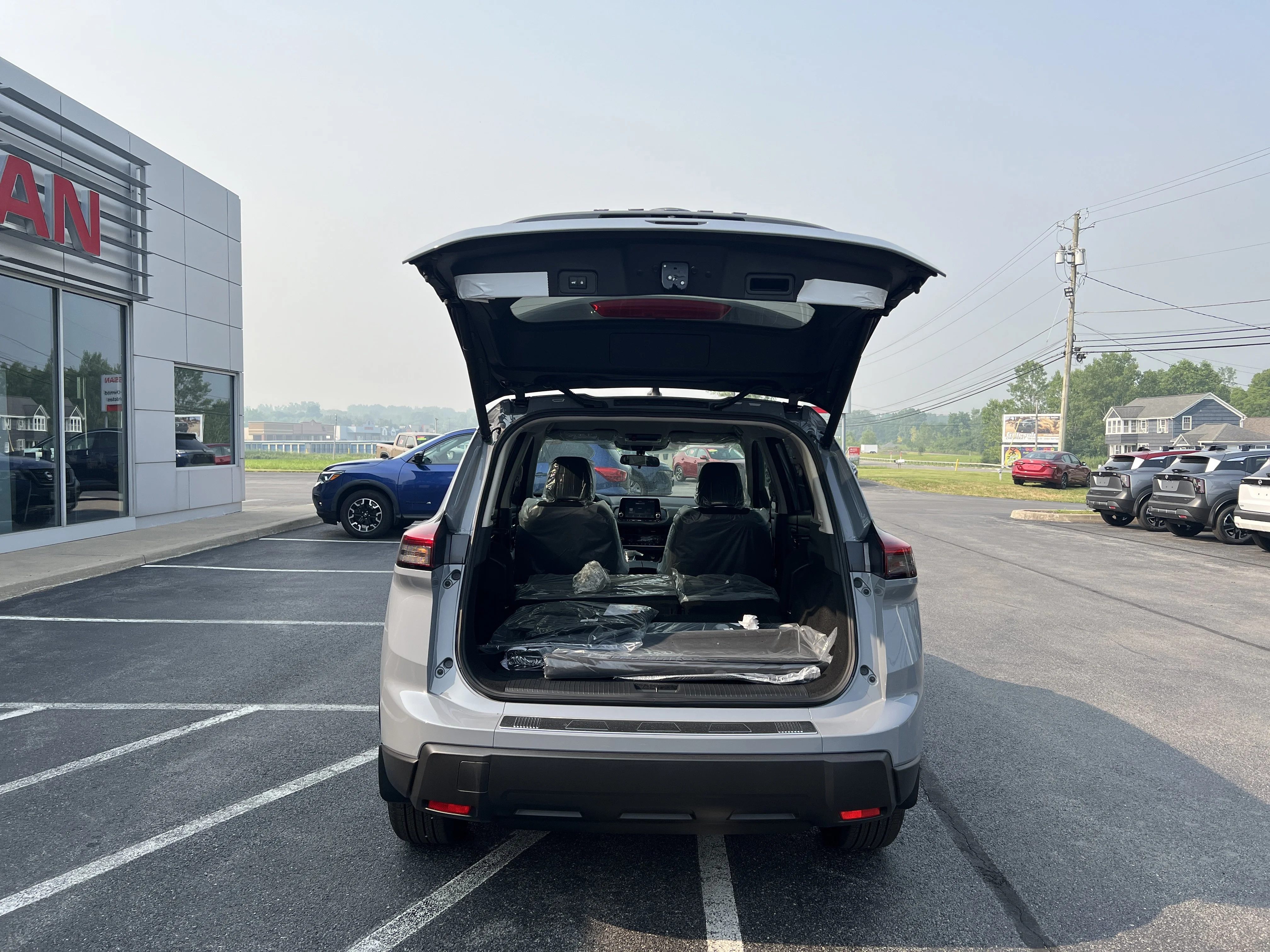 New 2026 Boulder Gray Pearl Nissan SV image 4