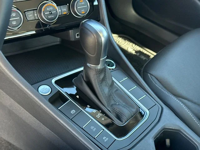 Used 2019 Platinum Gray Metallic Volkswagen SEL Premium image 30
