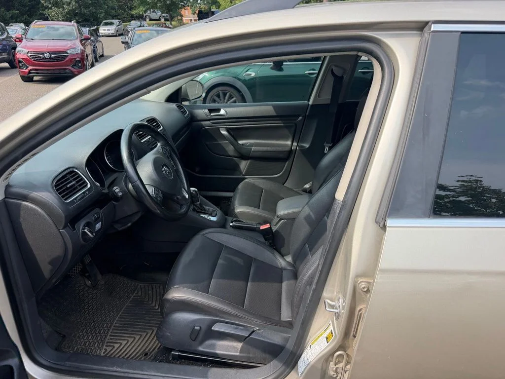 Used 2013 Silver Volkswagen 2.0L TDI image 9