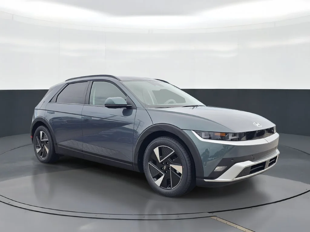 New 2027 Green Hyundai SEL image 2