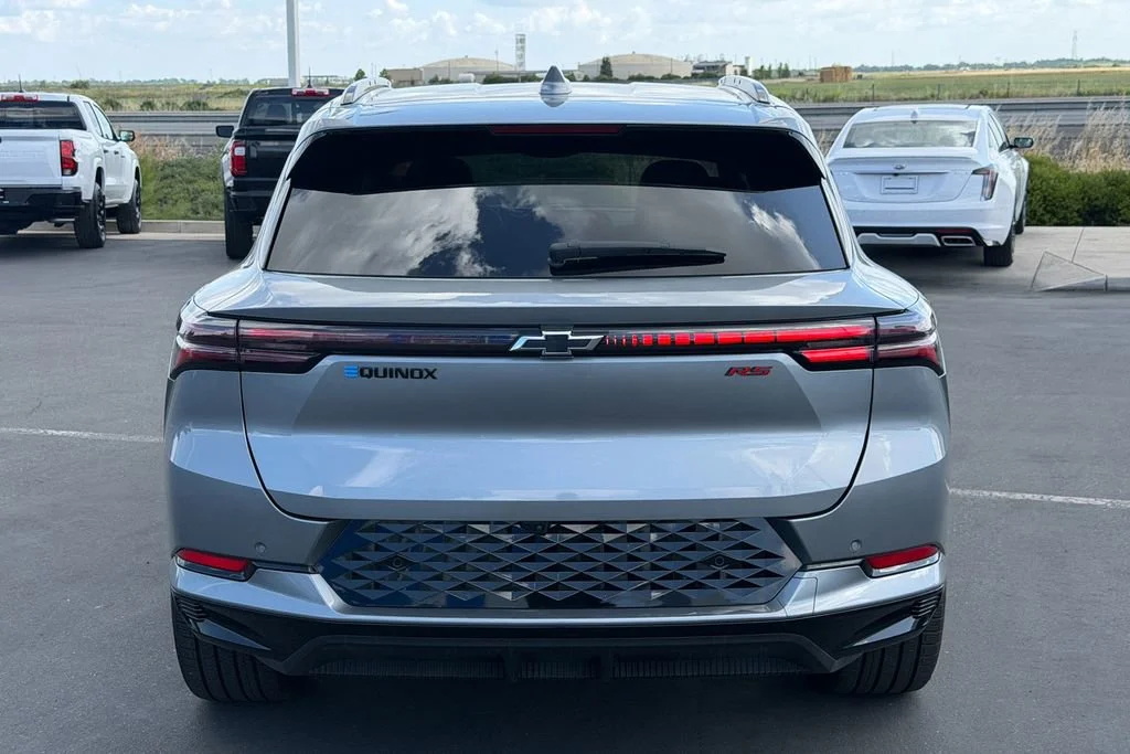 2025 Chevrolet Equinox EV RS - Photo 6