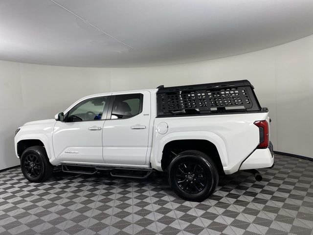 Used 2025 White Toyota SR5 image 5