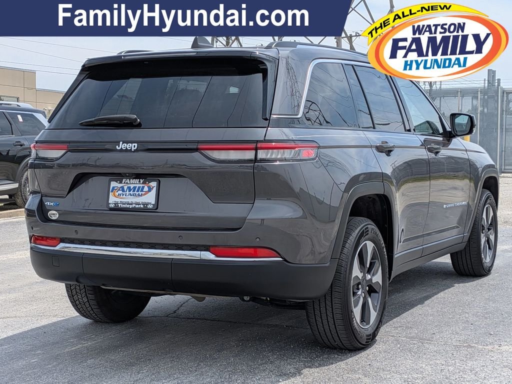 Used 2024 Gray Jeep 4xe image 3