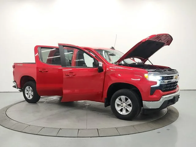 Used 2025 Red Chevrolet LT image 9