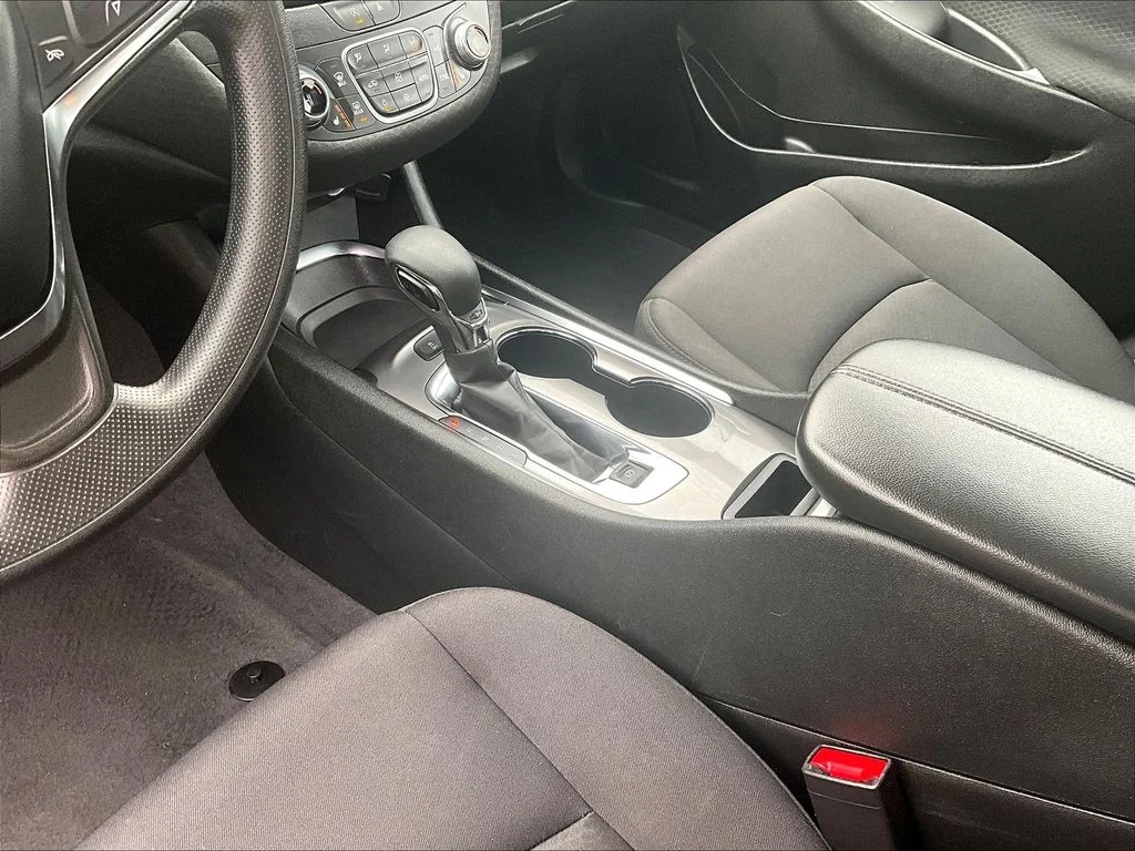 Used 2024 White Chevrolet LT image 21