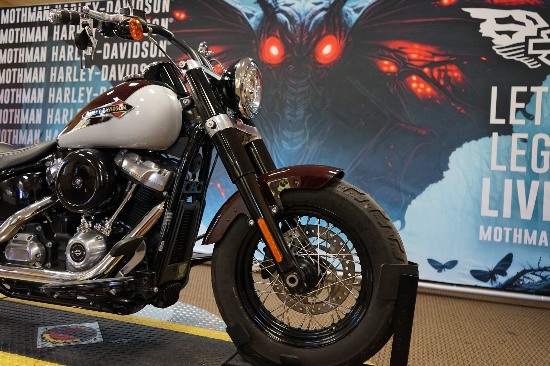 Used 2021 Midnight Crimson / Stone Washed White Pearl Harley-Davidson  image 9