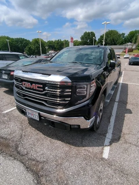 Used 2023 Black GMC SLT image 7