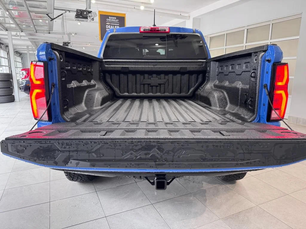 2025 Chevrolet Colorado ZR2 - Photo 7