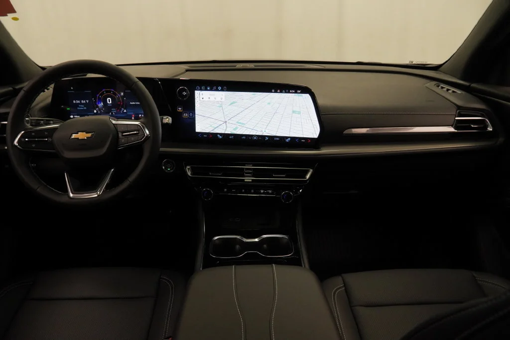 New 2027 Mosaic Black Metallic Chevrolet LT image 3