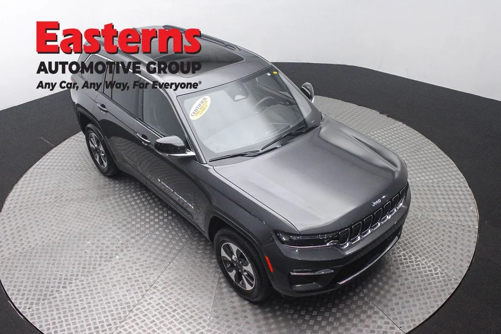 Used 2024 Gray Jeep 4xe image 3