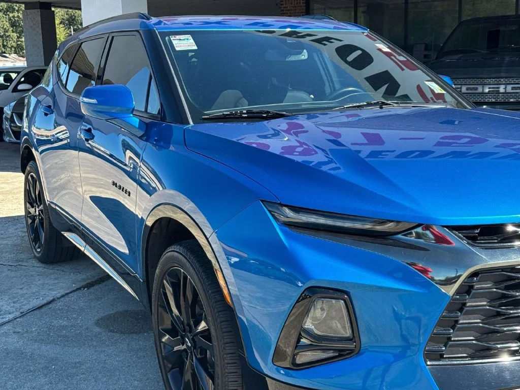 Used 2021 Blue Chevrolet RS image 2