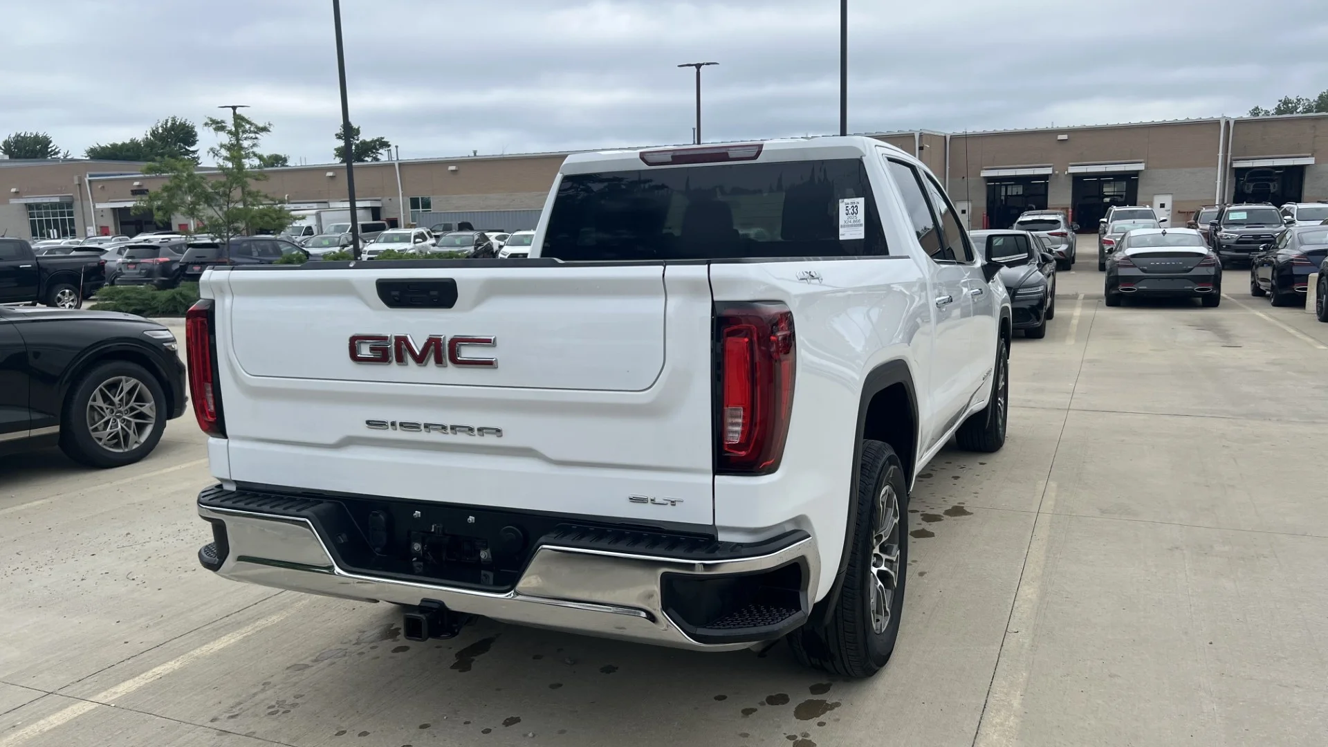 Used 2025 Summit White GMC SLT image 3