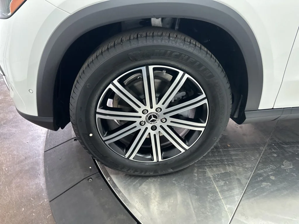 Used 2026 White Mercedes-Benz GLE 350 image 33
