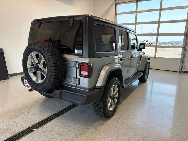 Used 2020 Silver Jeep Unlimited Sahara image 7