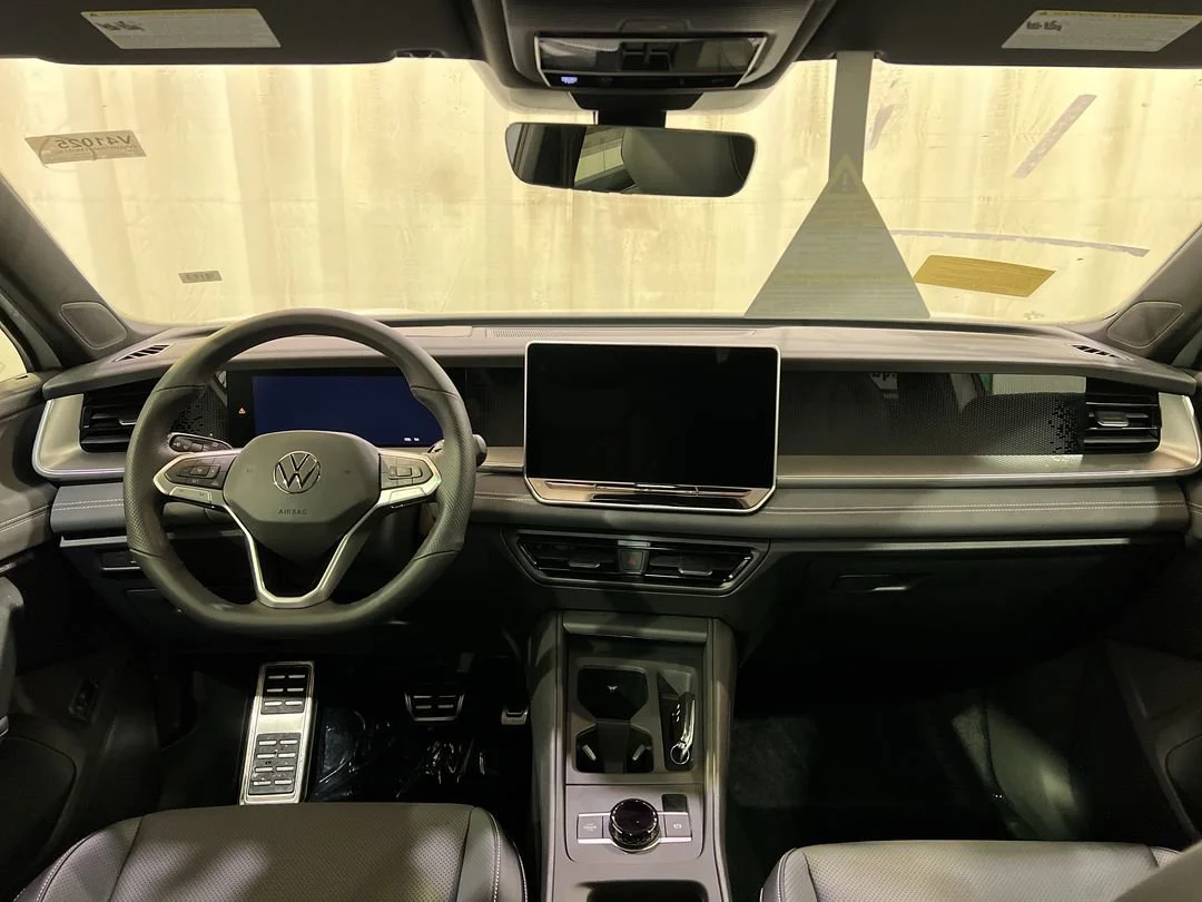 2026 Volkswagen Tiguan SE R-LINE BLACK - Photo 13
