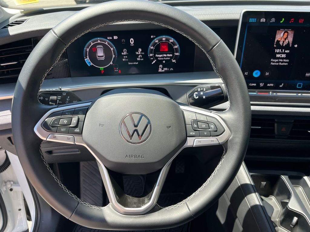 Used 2026 White Volkswagen 2.0T SE image 11