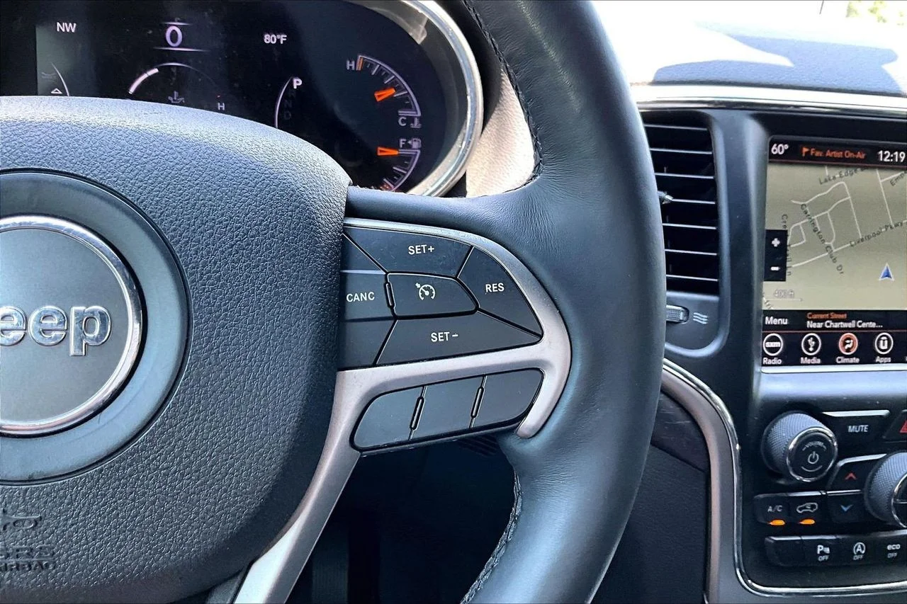 Certified Used 2018 Black Jeep Altitude image 30