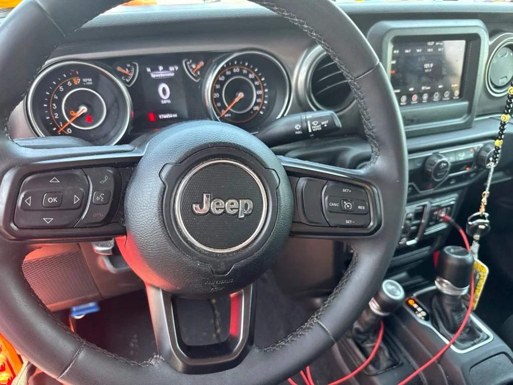 Used 2023 Red Jeep Sport S image 24