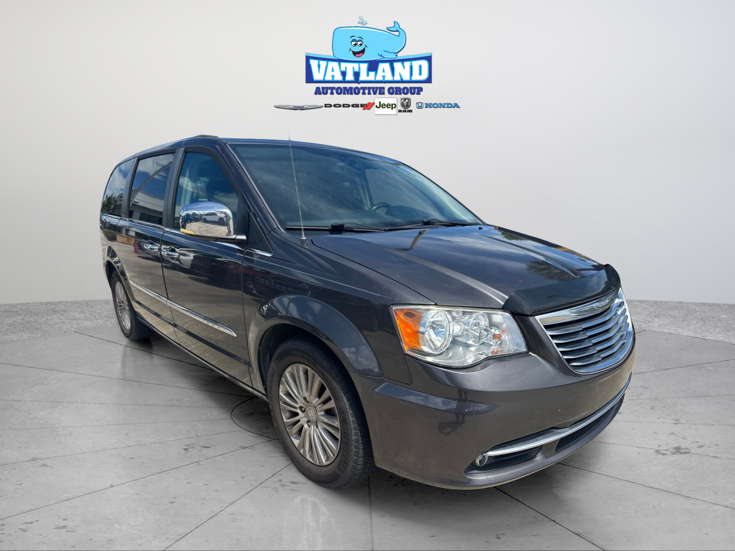Used 2016 Gray Chrysler Limited image 45
