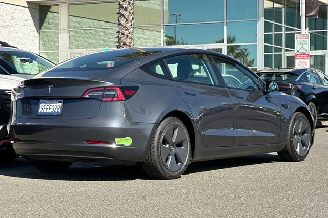 Used 2023  Tesla Base image 4