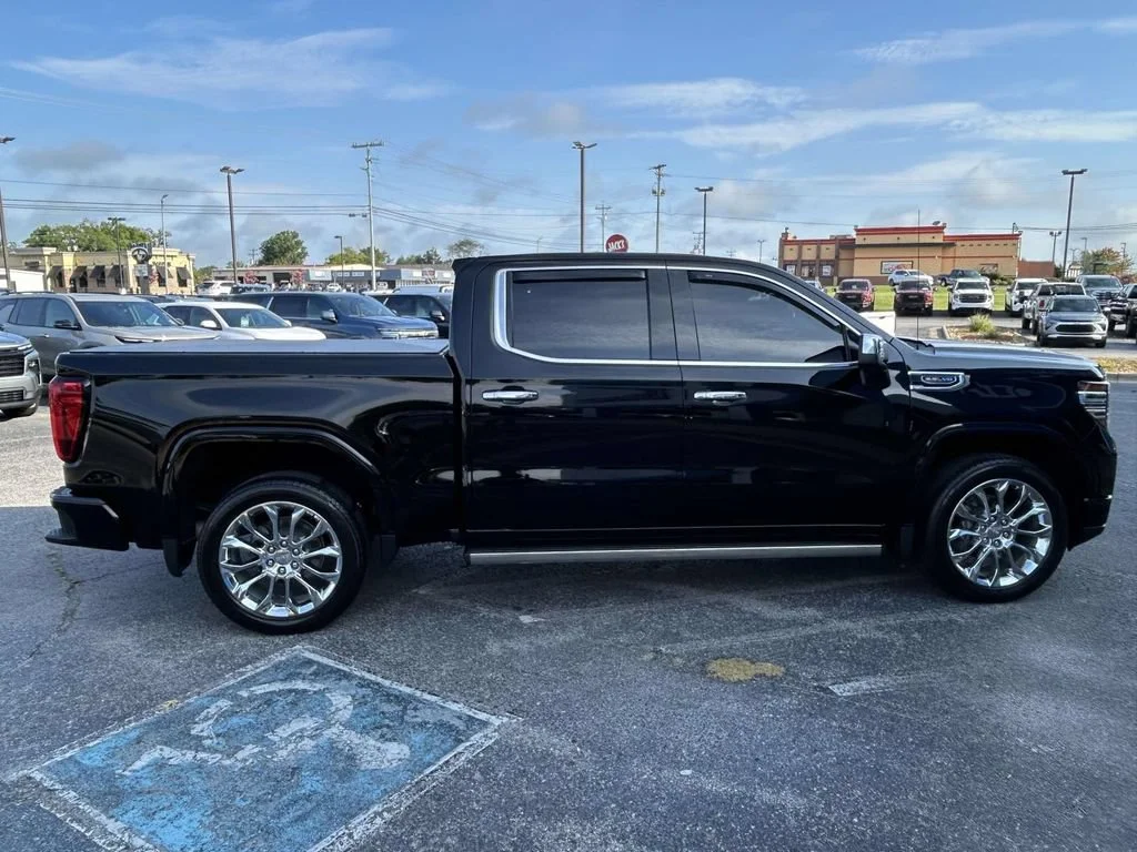 Used 2023 Onyx Black GMC Denali image 2