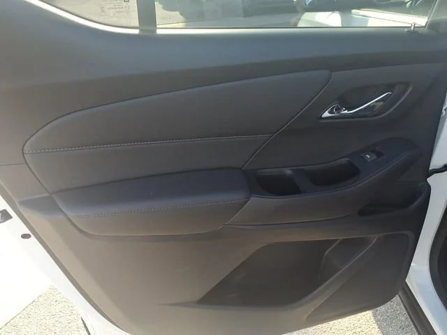Used 2023 Summit White Chevrolet LT Cloth image 9