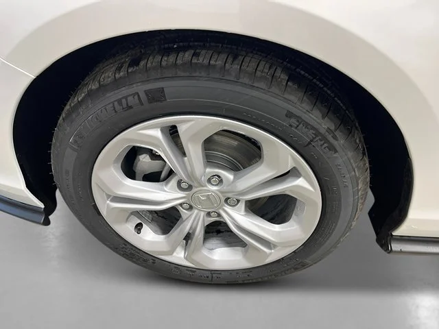 New 2026 Platinum White Pearl Honda LX image 10