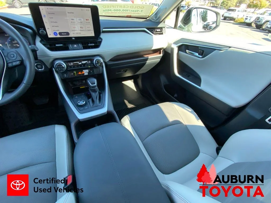 Certified Used 2025 Wind Chill Pearl Toyota Limited image 27