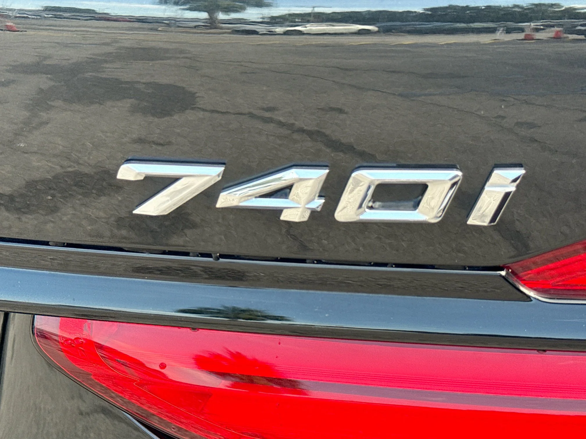Used 2019 Black Sapphire Metallic BMW 740i image 12