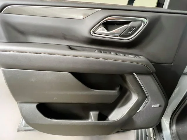 Used 2023 Silver GMC AT4 image 35