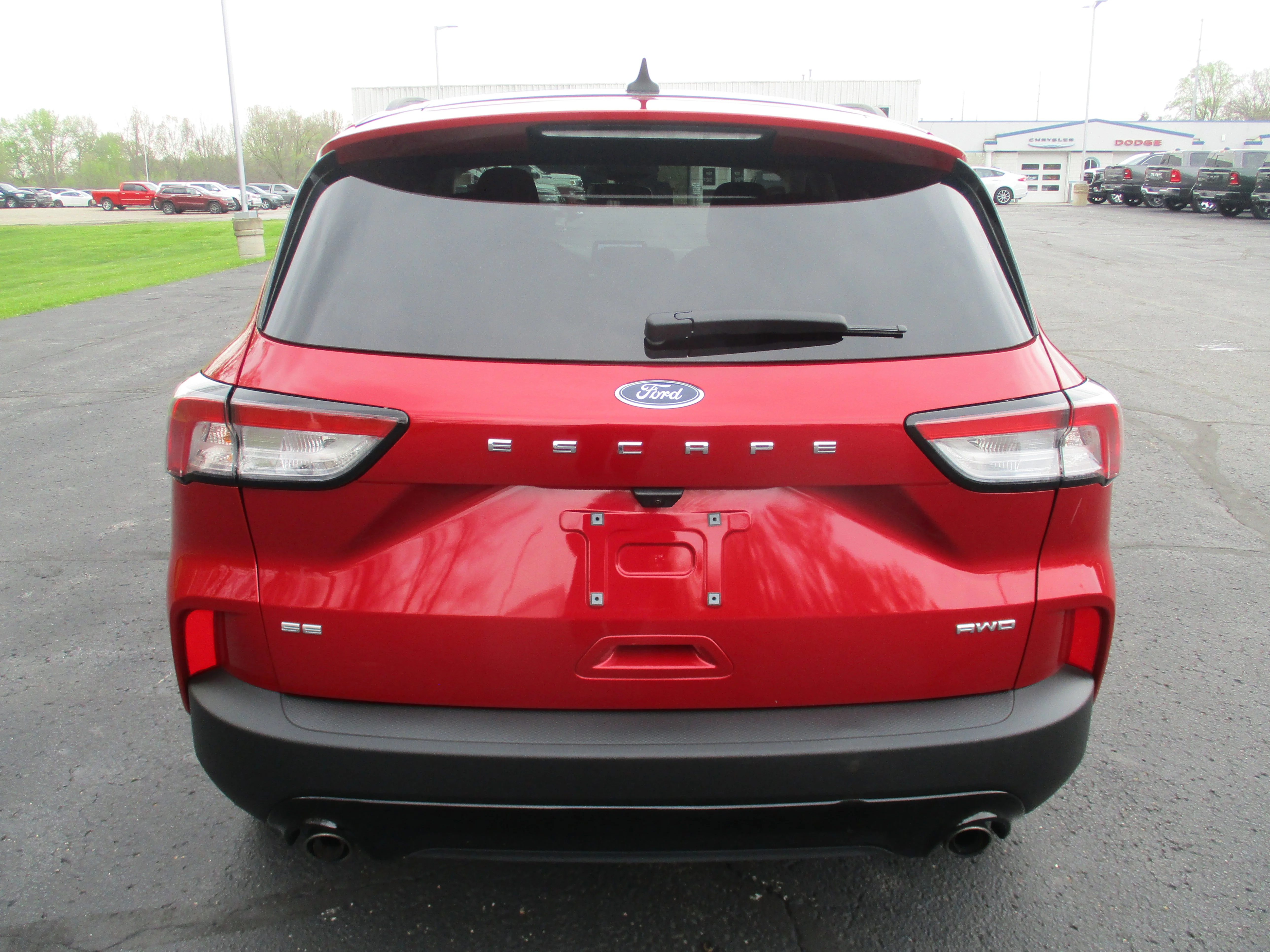 Used 2022 Rapid Red Metallic Tinted Clearcoat Ford SE image 53
