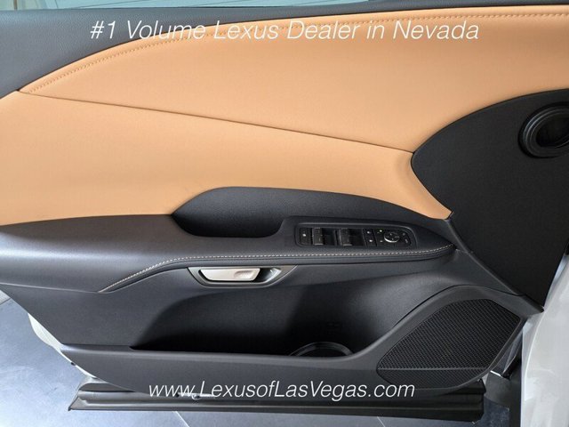 New 2026 Eminent White Pearl Lexus PREMIUM AWD image 23