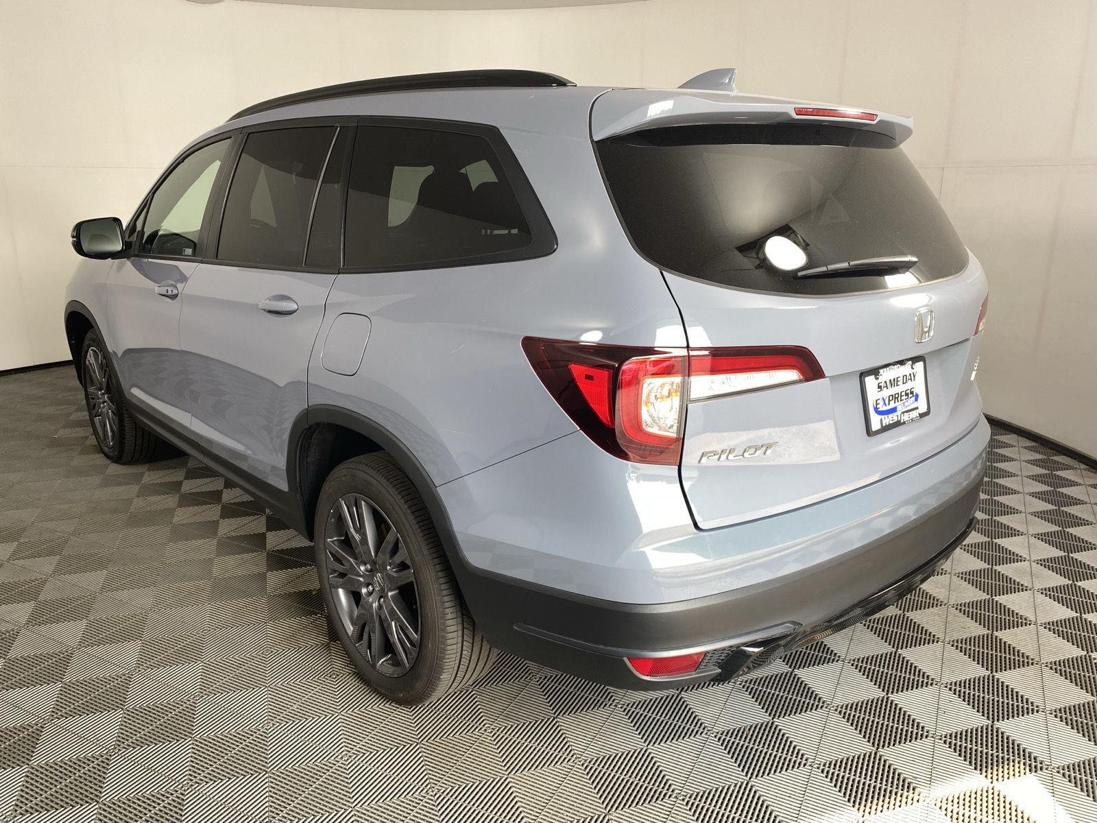 Used 2022 Sonic Gray Pearl Honda Sport image 5