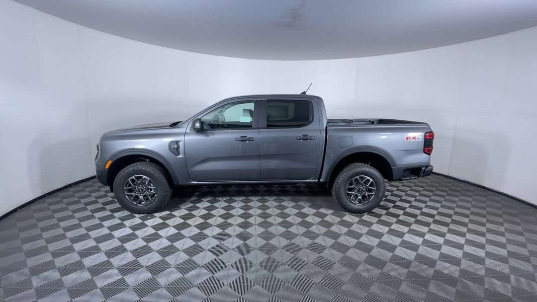 New 2025 Carbonized Gray Metallic Ford XLT image 5