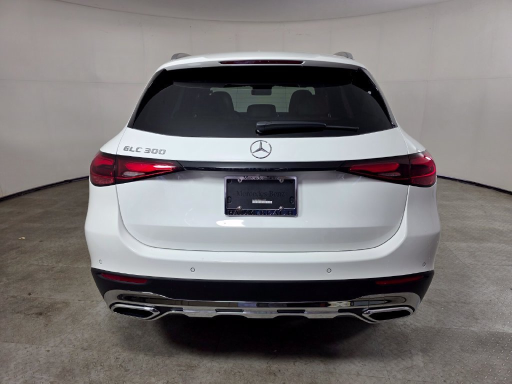 New 2027 Polar White Mercedes-Benz GLC 300 image 5