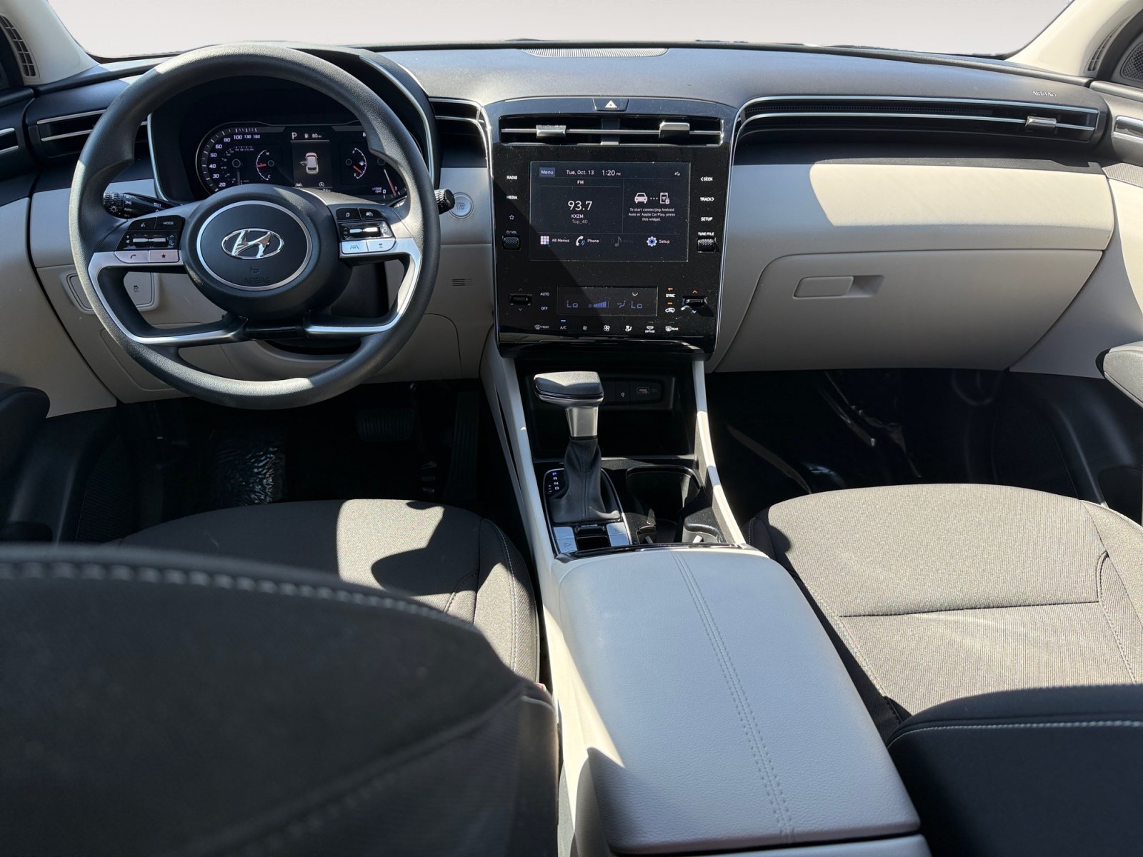 Used 2024 Shimmering Silver Hyundai SEL image 15