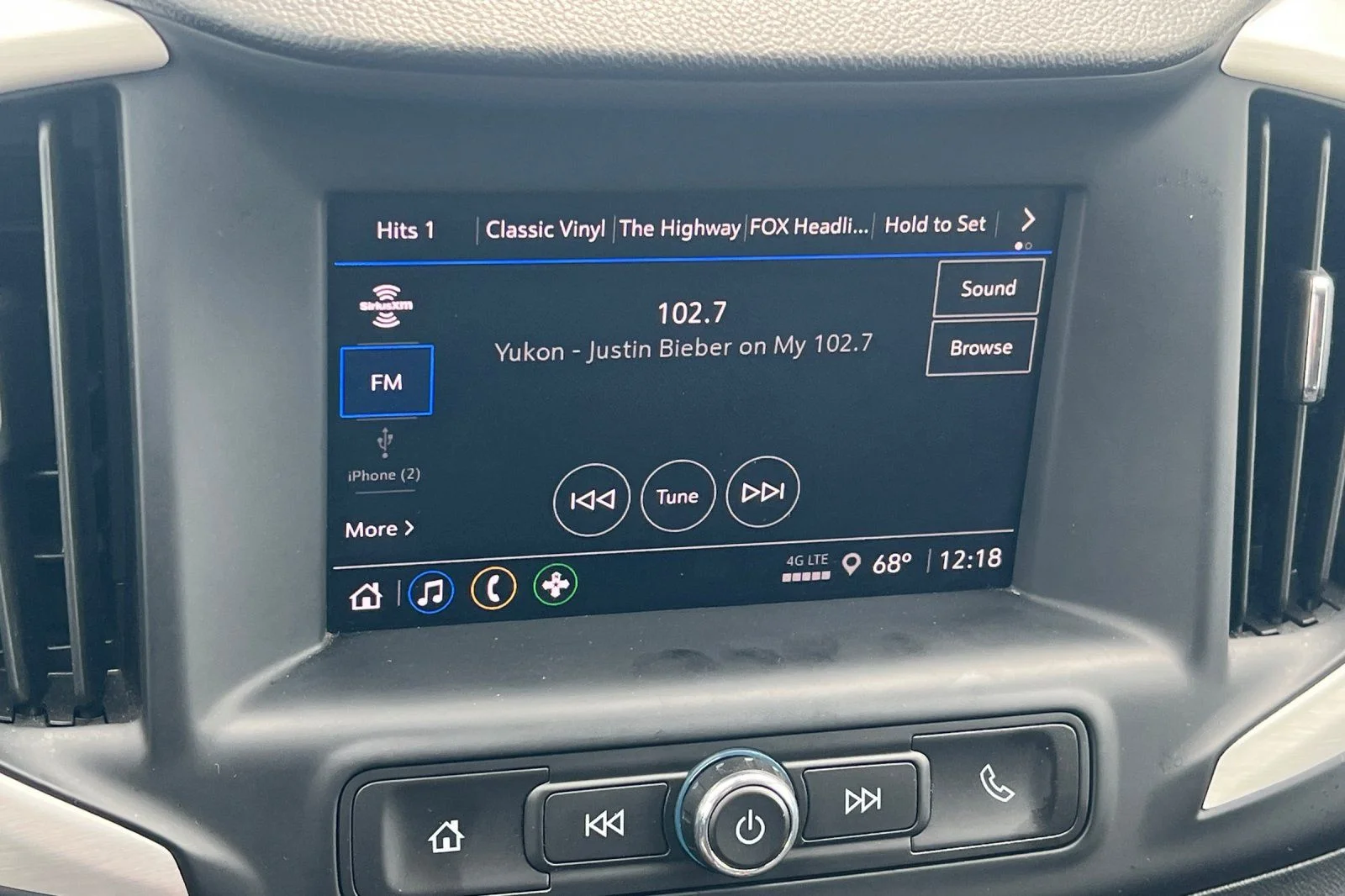 Used 2024 White GMC SLE image 16