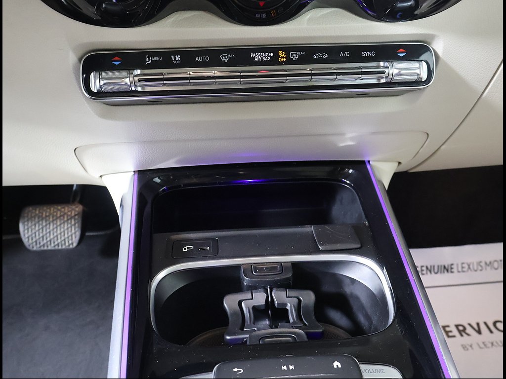 Used 2020 Polar White Mercedes-Benz GLB 250 image 12