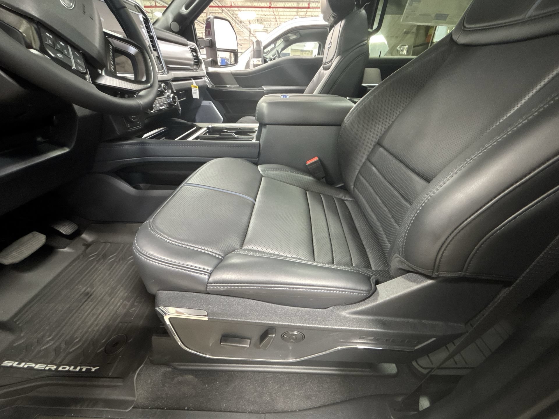 New 2026 Star White Metallic Tri-Coat Ford F-350® Platinum® image 14